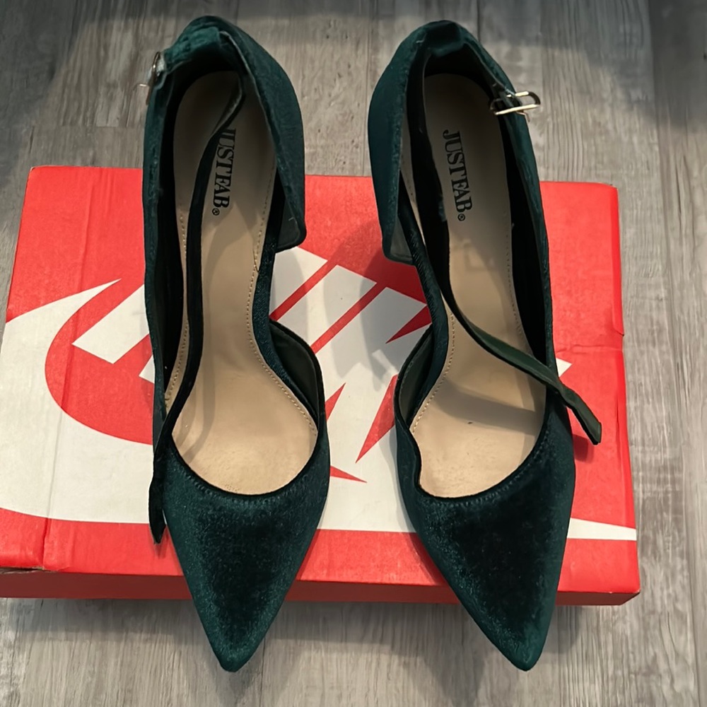 Dark green velvet fabric size 12 heels